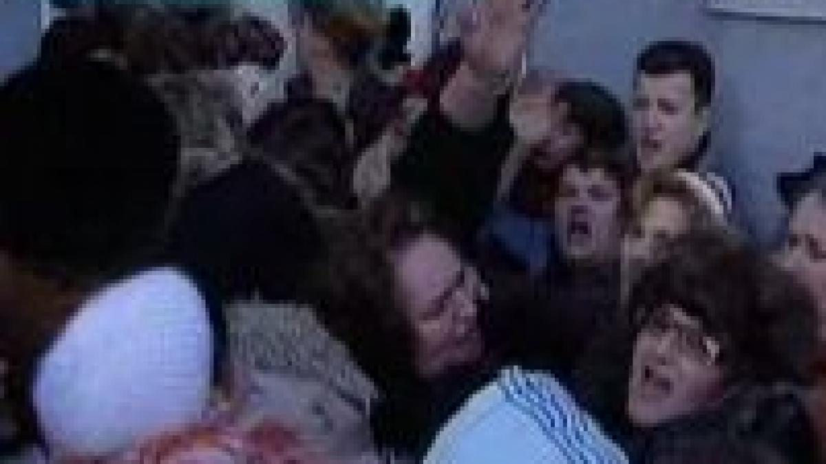 asistentele umilite la coada perfectionarii