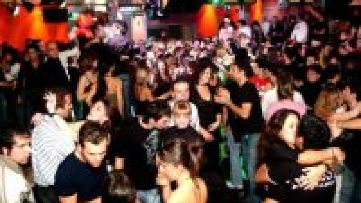 studentii cer inchiderea discotecilor din regie