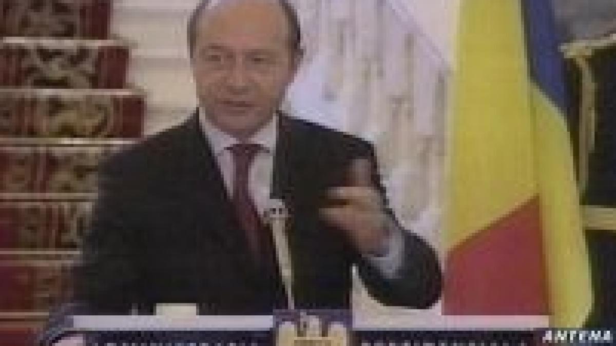 basescu isi face singur referendum de demitere