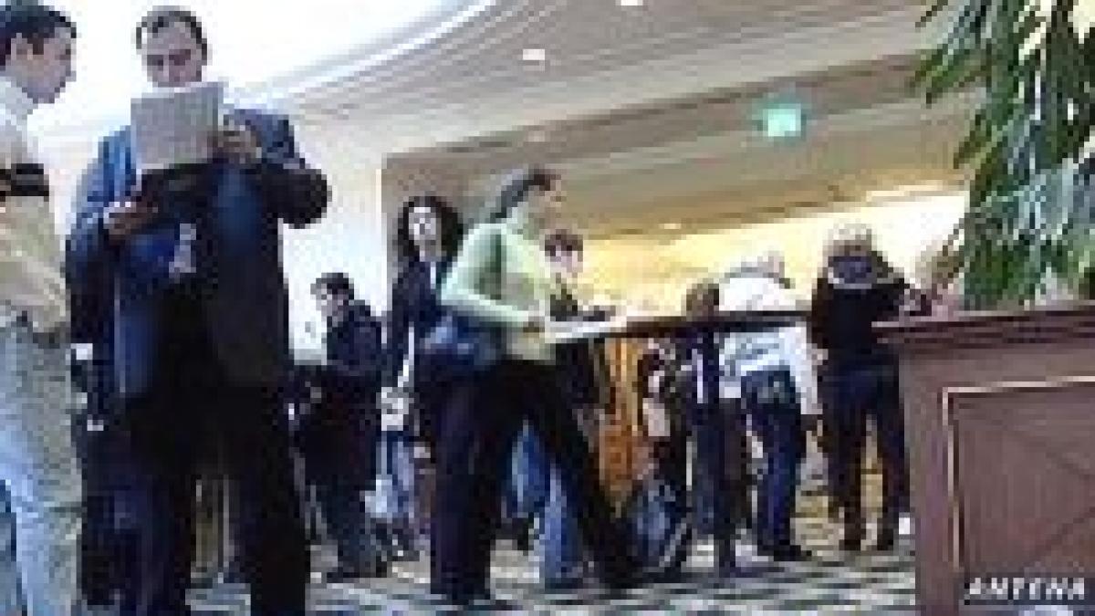 studentii dau 2 000 de dolari pe un job in sua