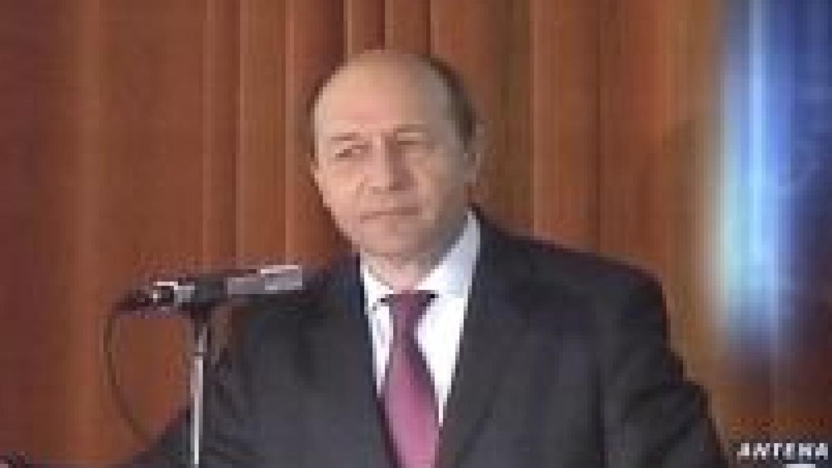 basescu nu va fi prezent in parlament