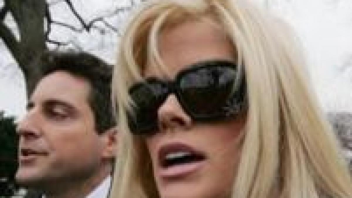 anna nicole smith va avea funeralii in bahamas