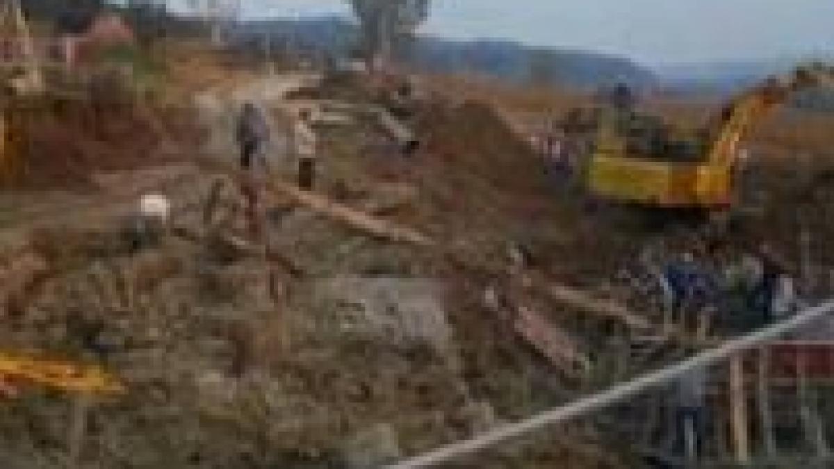 indonezia alunecarile de teren fac zeci de victime