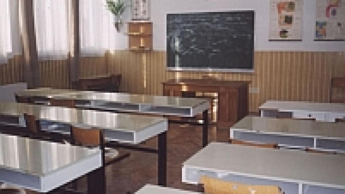 elevii din nadlac raman fara scoli