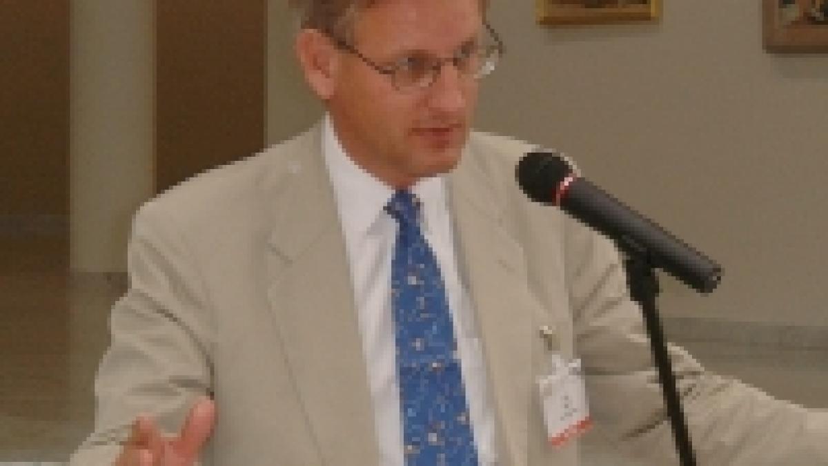 Blogul ministrului de externe naşte controverse