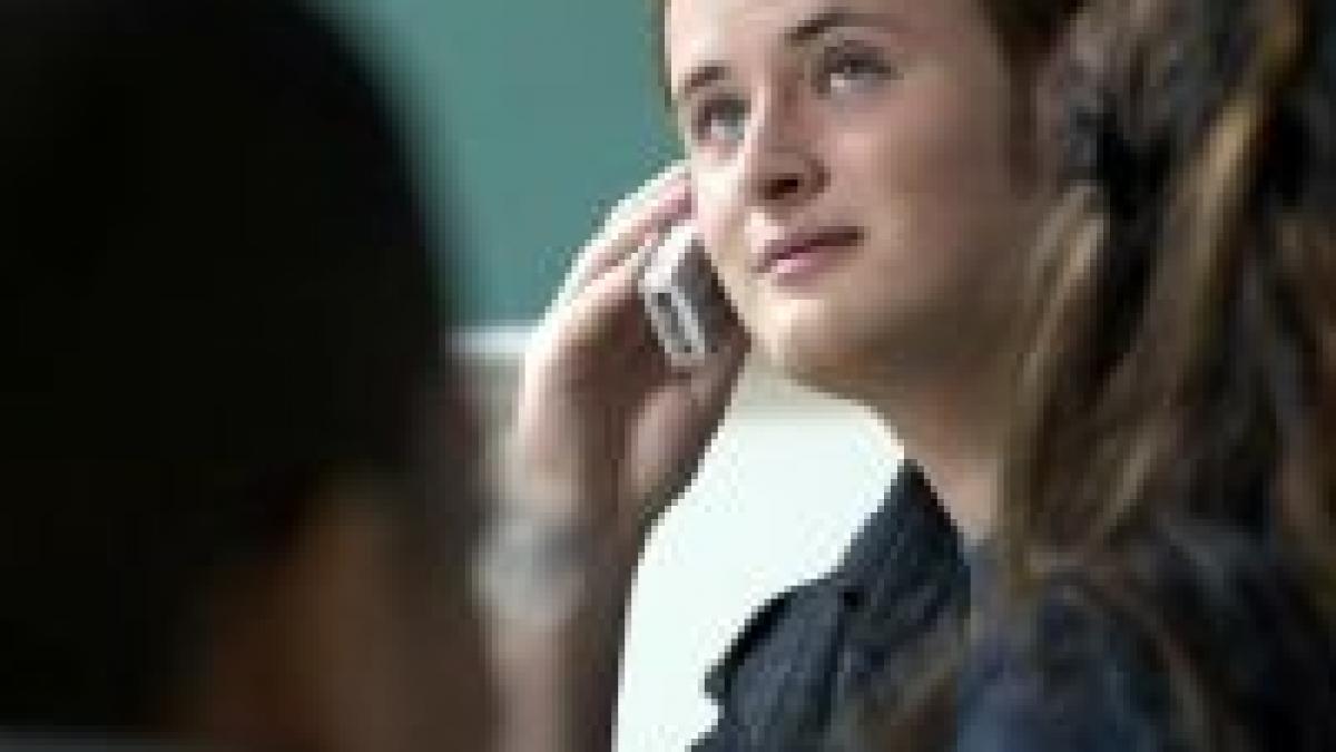 romanii se dau in vant dupa telefonul mobil