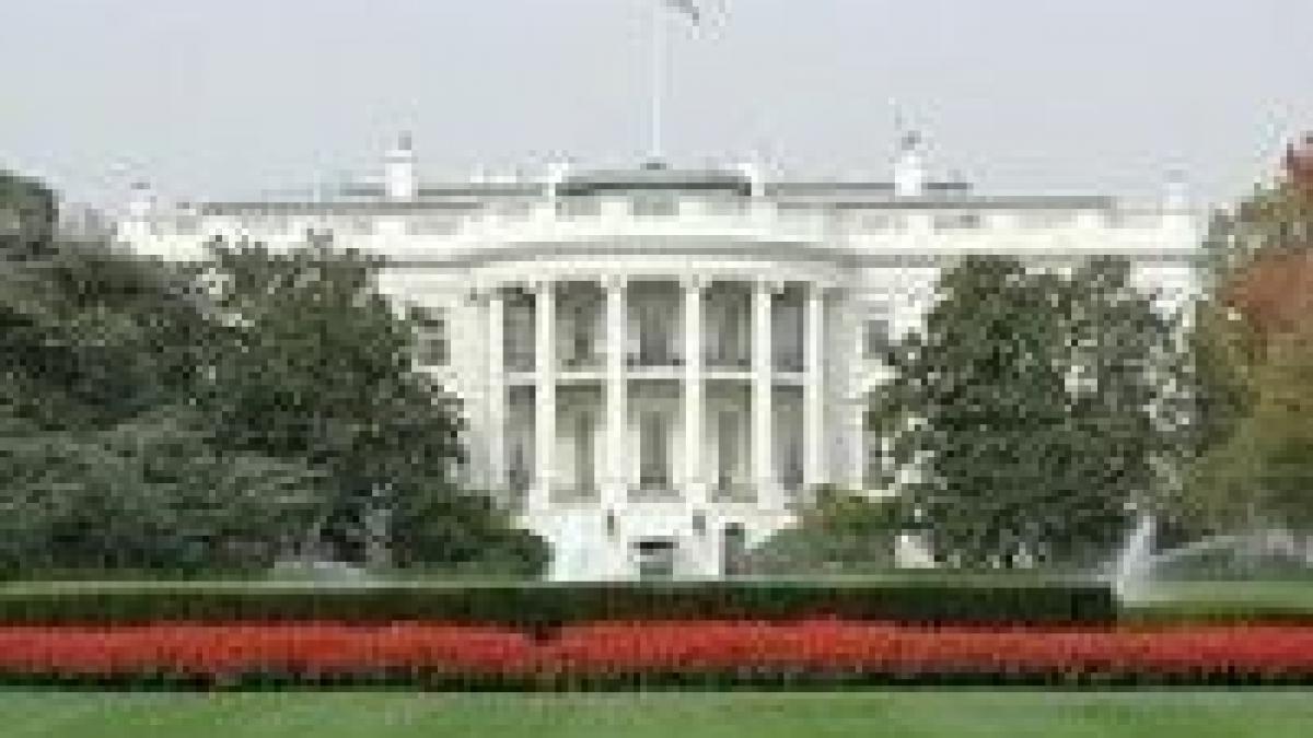 un intrus a paralizat casa alba pentru 3 ore