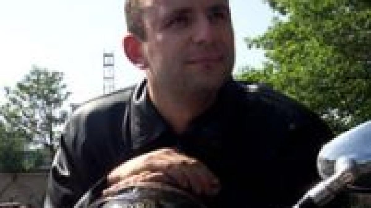 jeep ul lui cozmin gusa a fost spart de hoti