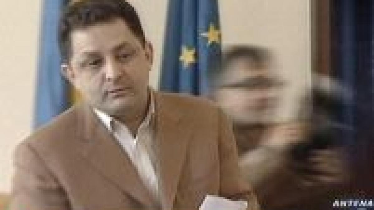 vanghelie scoate banii de miami de la consilieri