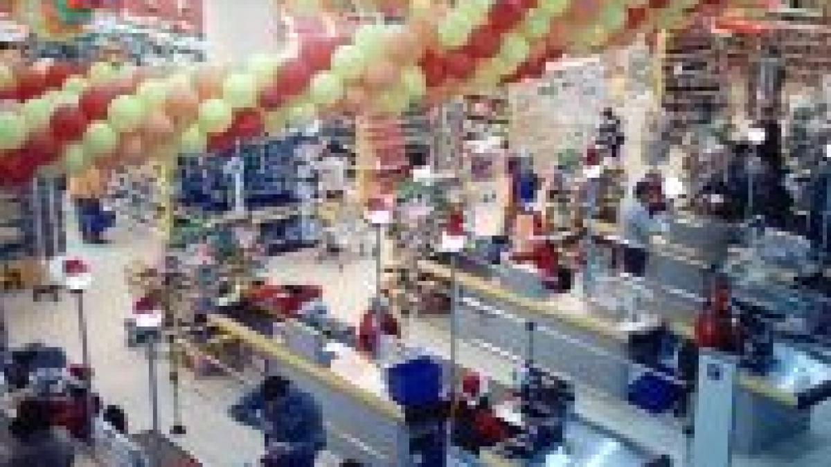 doua hypermarketuri noi in cartierul titan