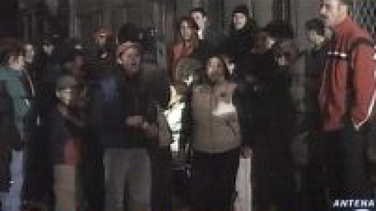 evacuare cu scandal la un bloc de nefamilisti