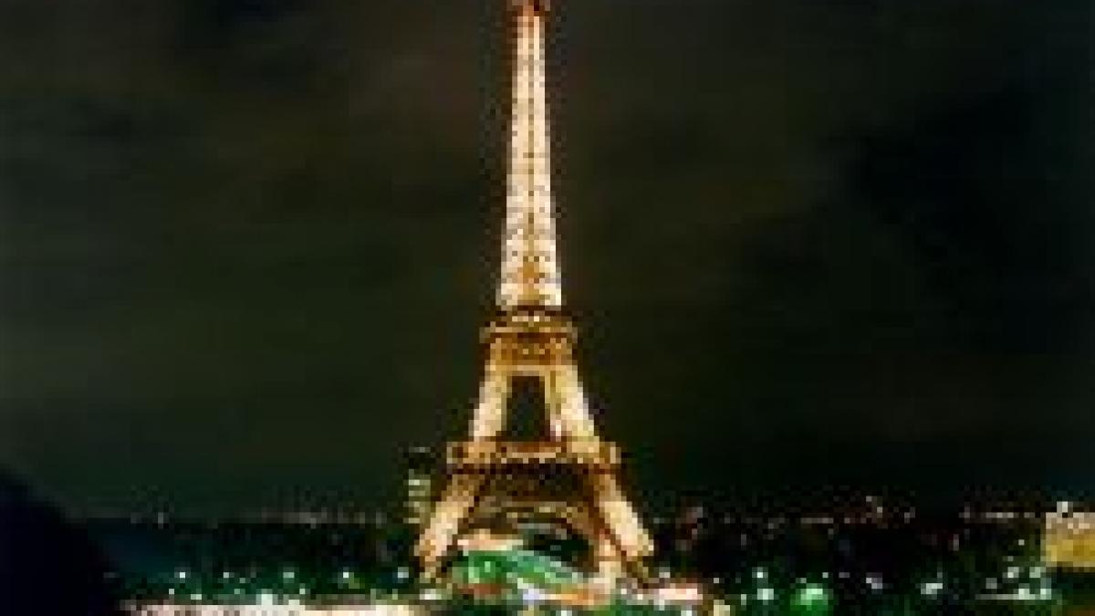 franta turnul eiffel a implinit 118 ani