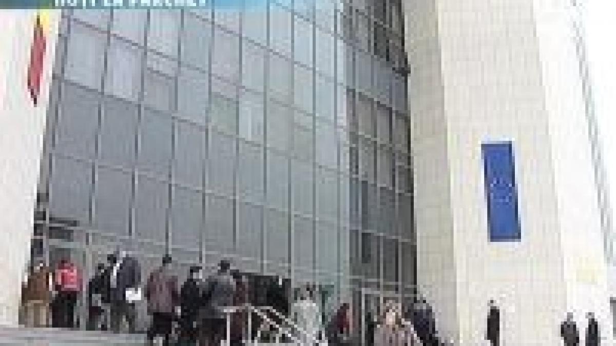 salariile procurorilor au ajuns pe mana hotilor