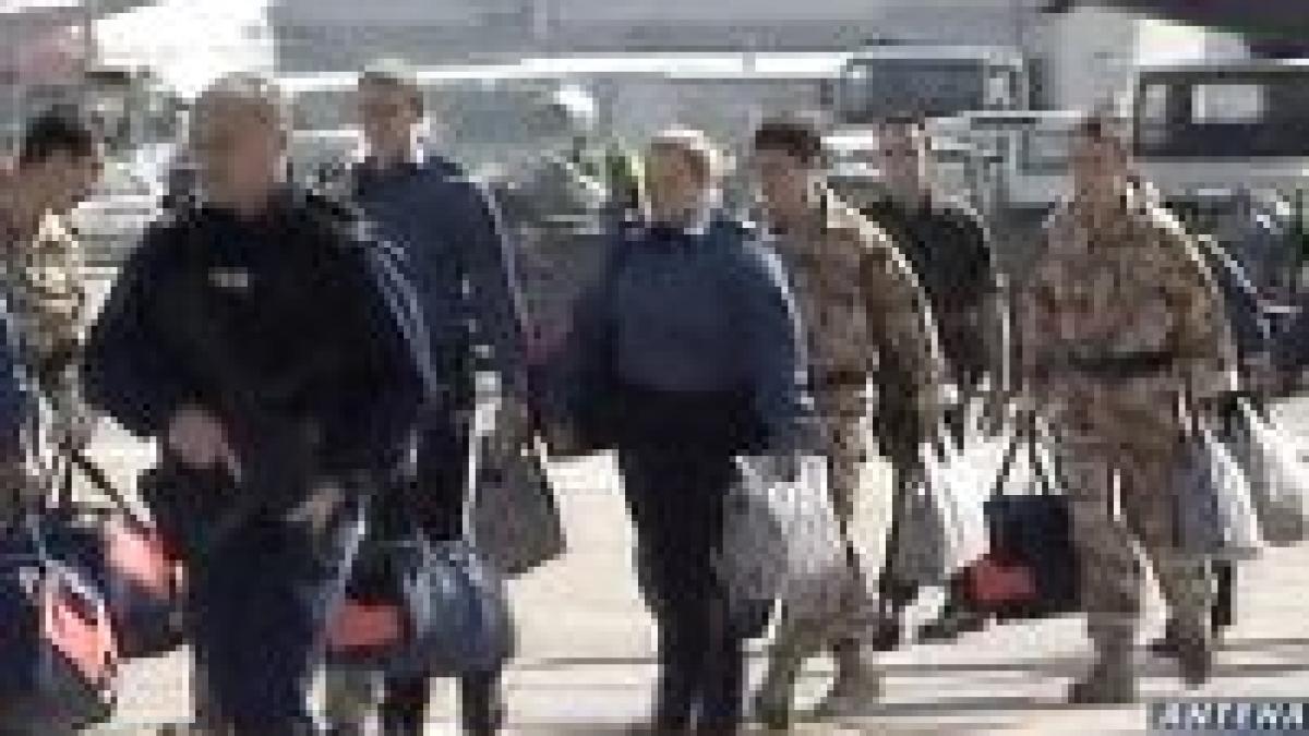 militarii britanici s au intors acasa