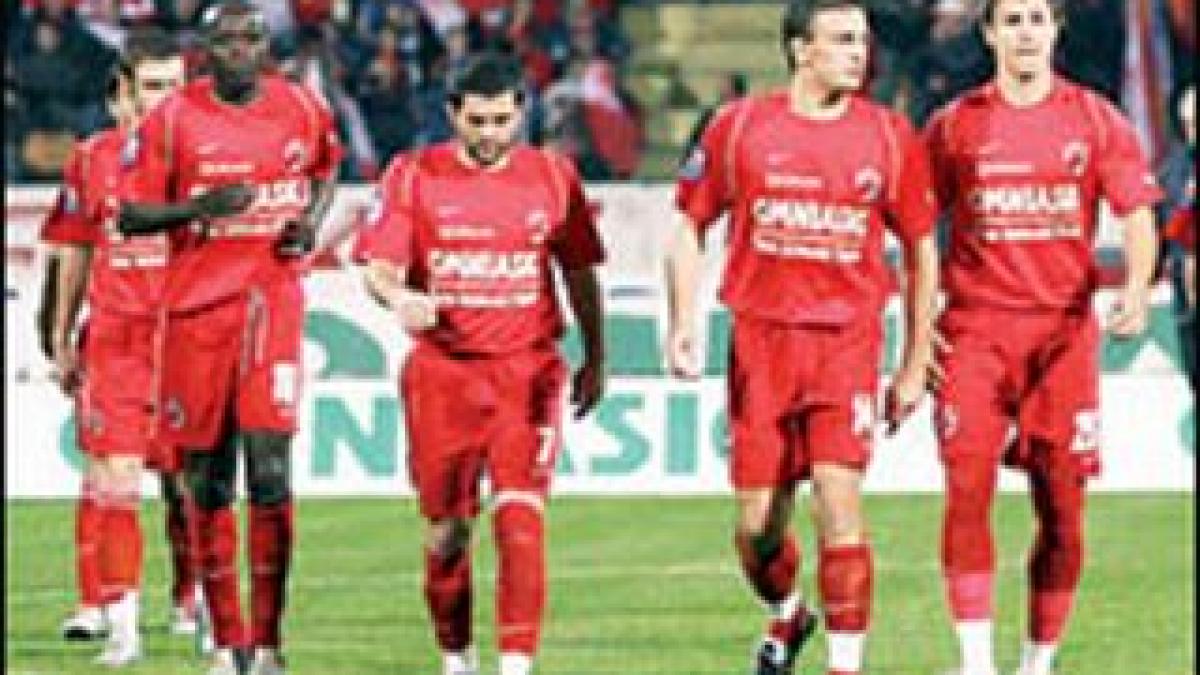 Dinamo a închis campionatul, pe terenul Stelei