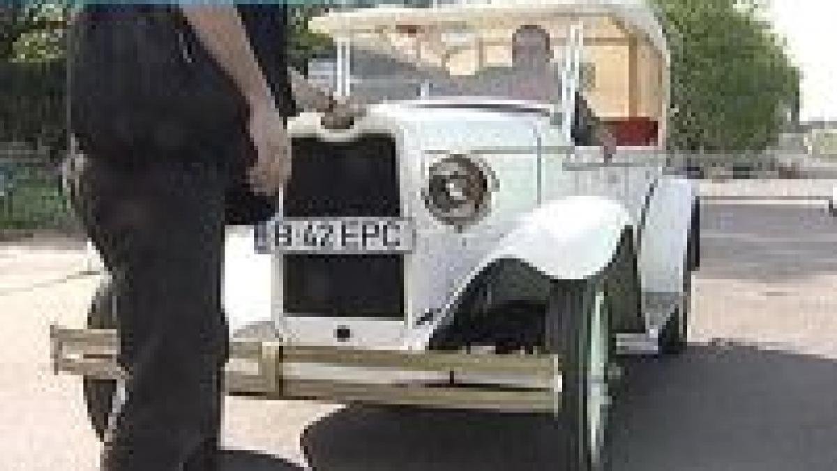 masinile retro adevarate bijuterii pe 4 roti