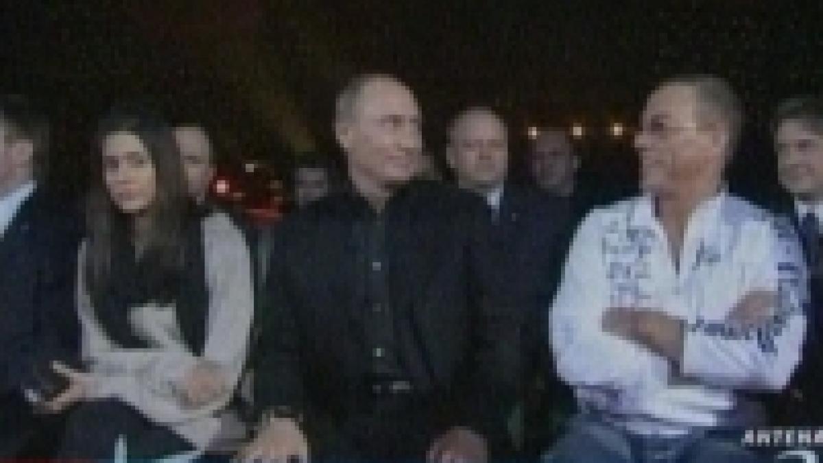 putin se relaxeaza in timp ce rusii protesteaza