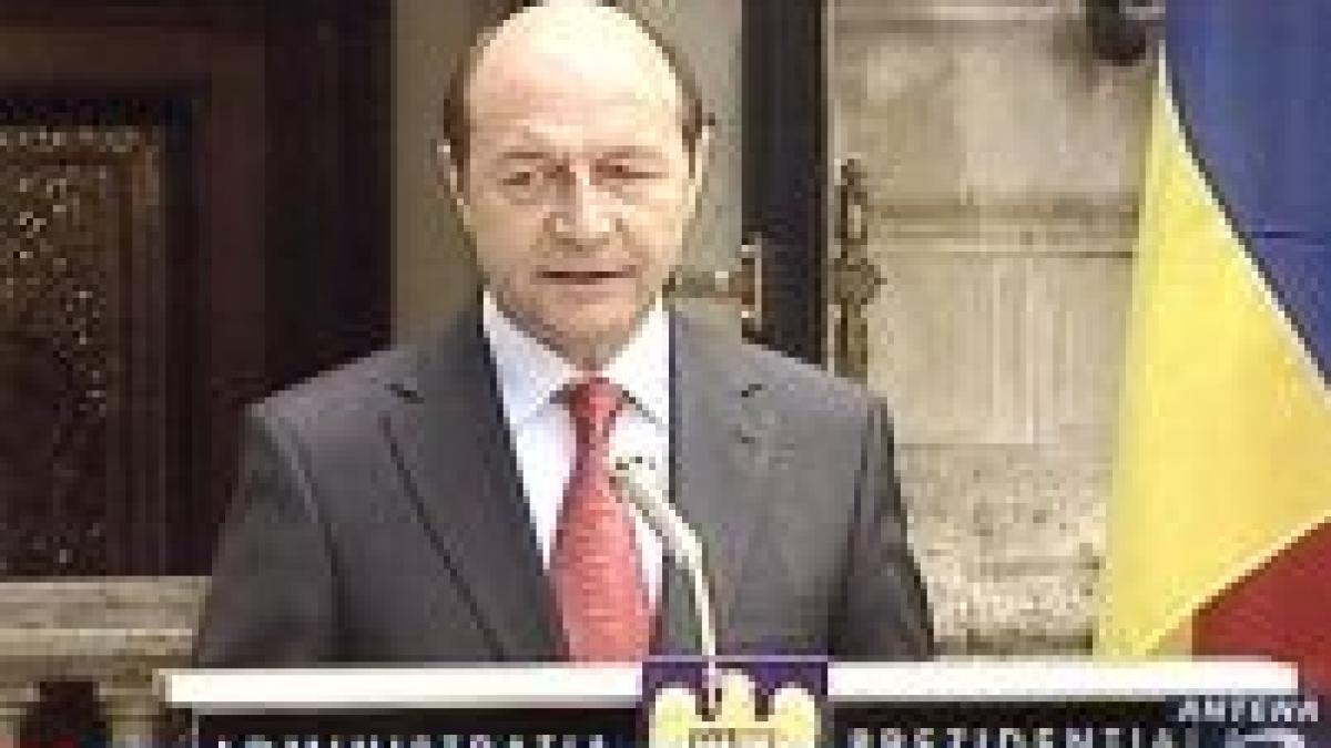 basescu ameninta din nou cu demisia