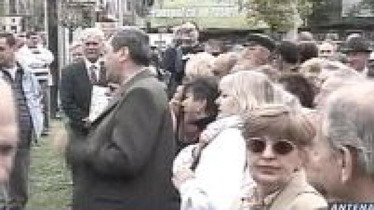 basescu sustinut de oameni din toata tara