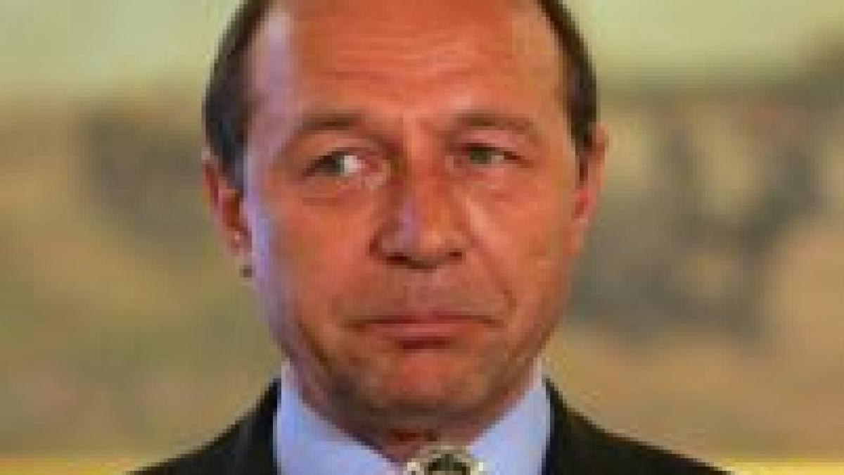 extremismul il impinge pe basescu la singuratate