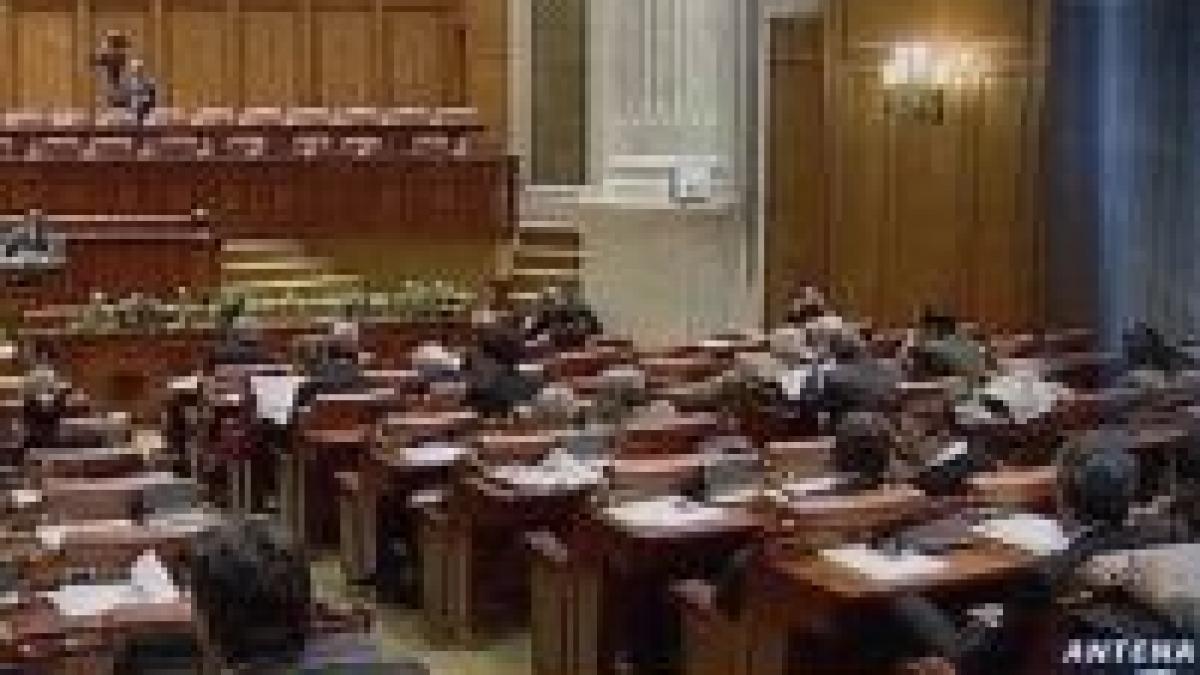 parlamentul decide data referendumului