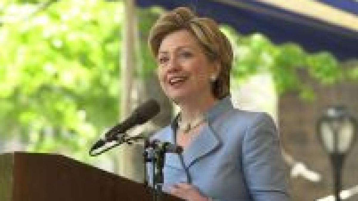 hillary clinton sabotata de microfoane