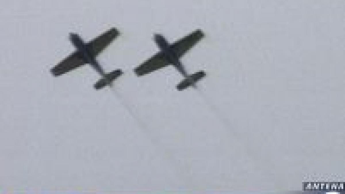 arad spectacol aviatic cu piloti experimentati