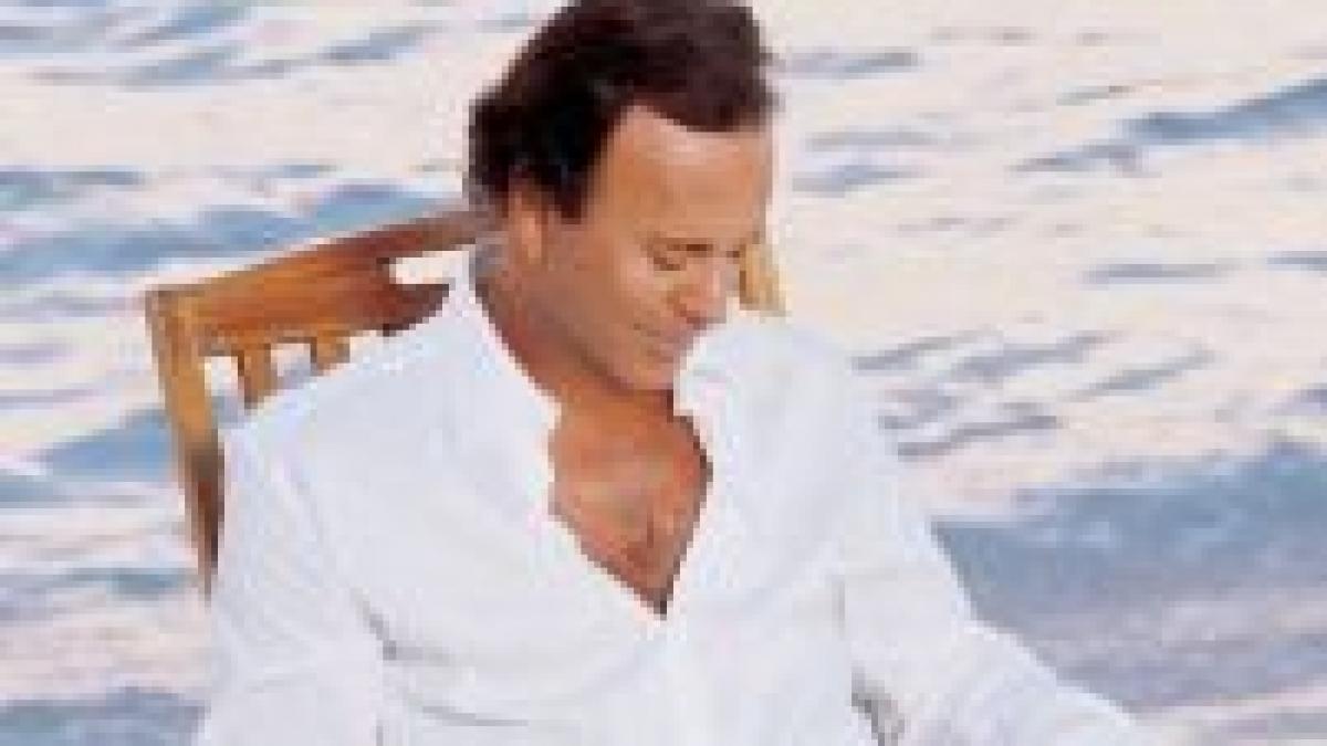 julio iglesias a devenit tatic pentru a opta oara