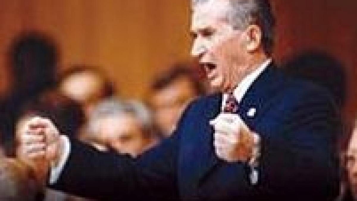 papusa ceausescu face spectacol la sibiu