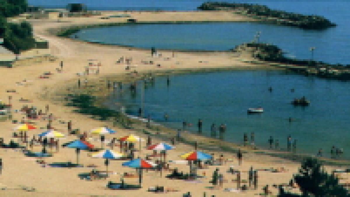 romanii vor face plaja in mai si octombrie