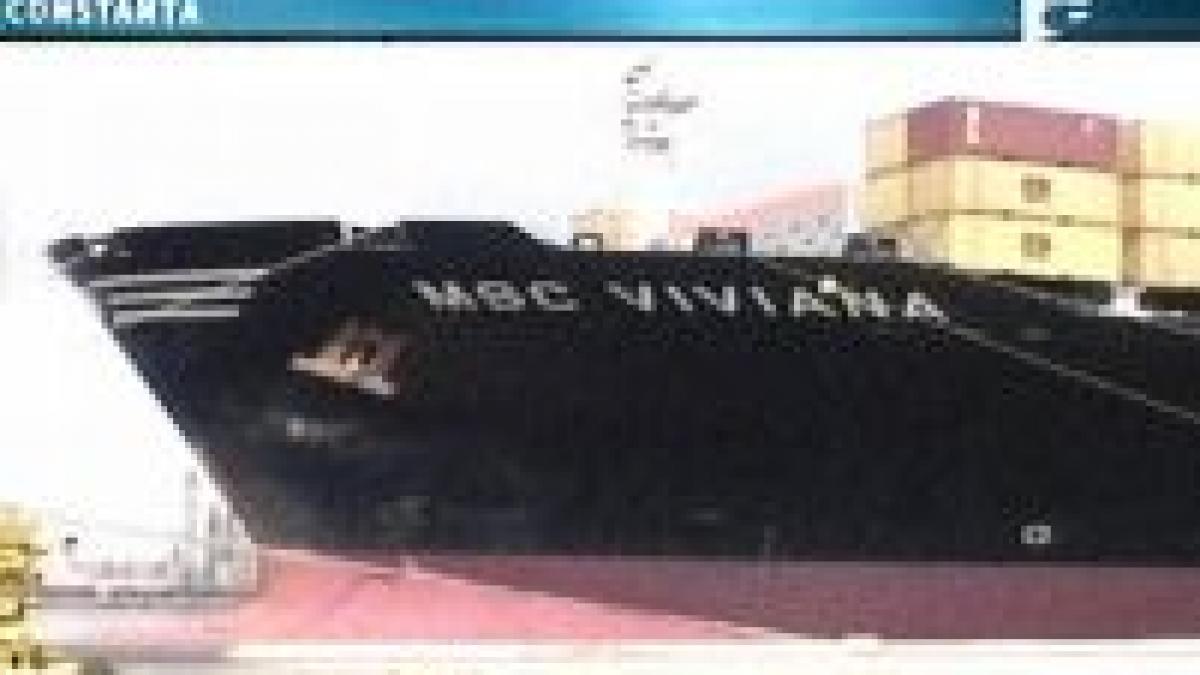 nava gigantica acostata in portul constanta