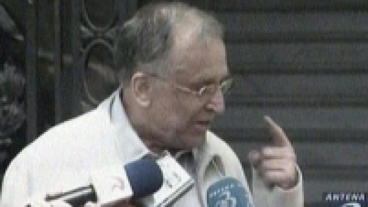 ion iliescu asteapta scuze de la traian basescu