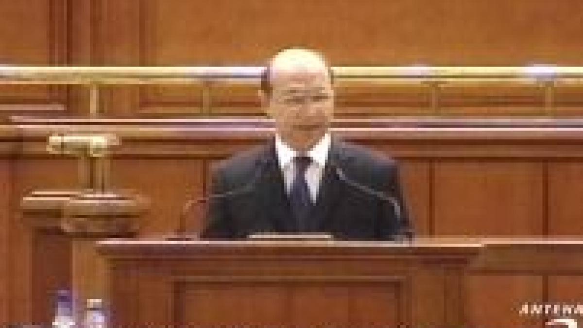 Băsescu: "Soluţia stă în anticipate"