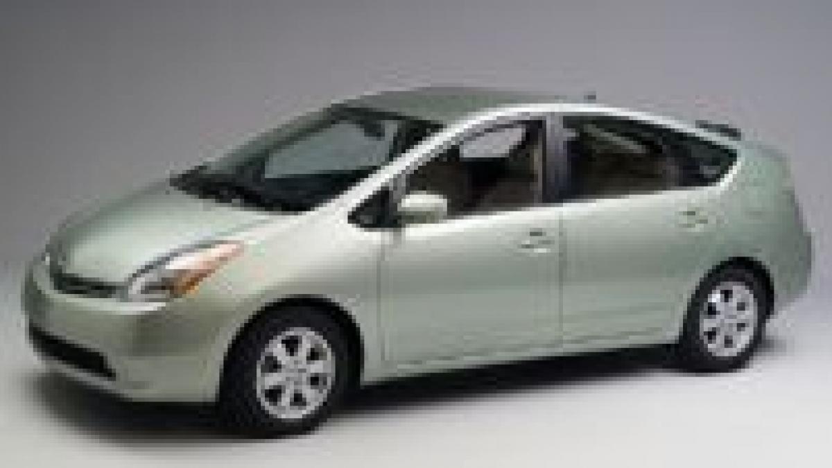 un hibrid toyota prius consuma 1 9l 100 de km