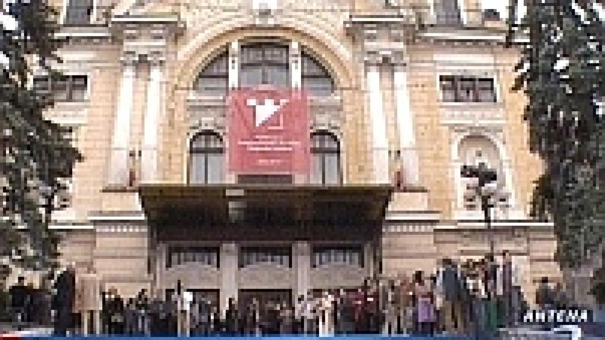 premiera la tiff 4 luni 3 saptamani si 2 zile