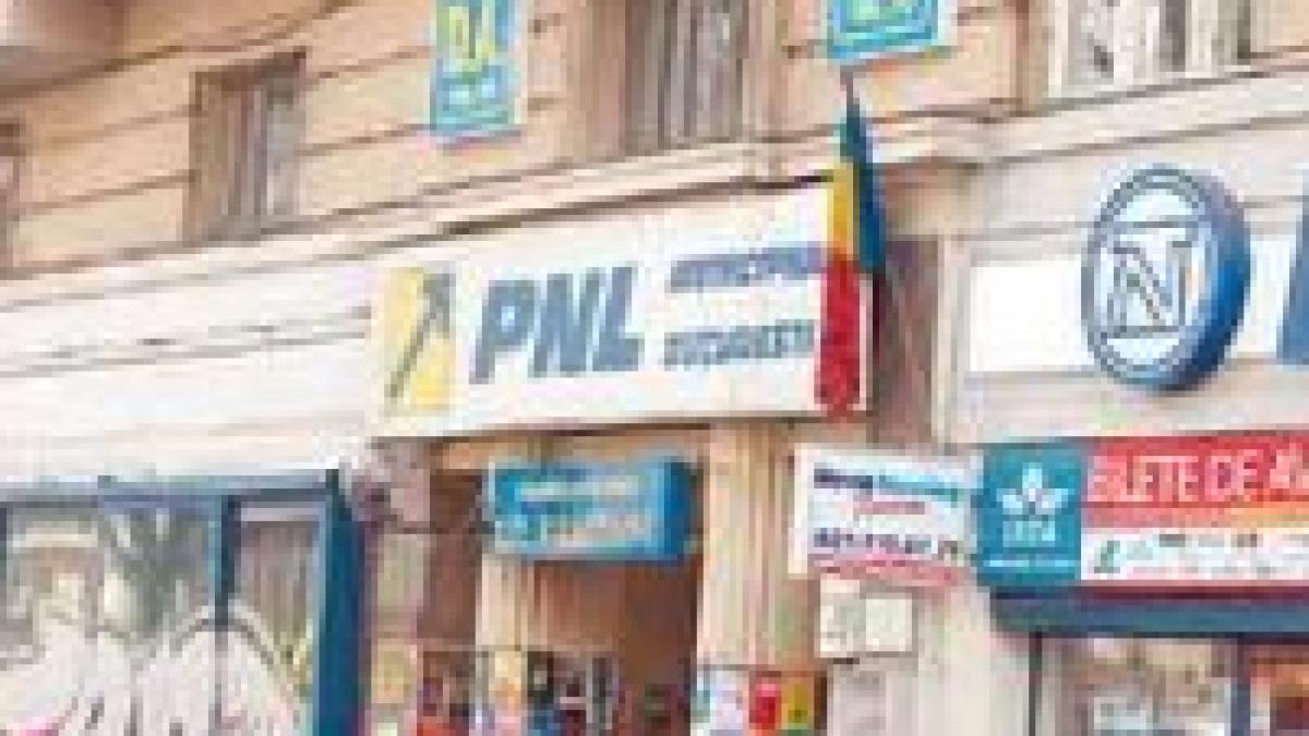 sediul pnl a fost pichetat de revolutionari