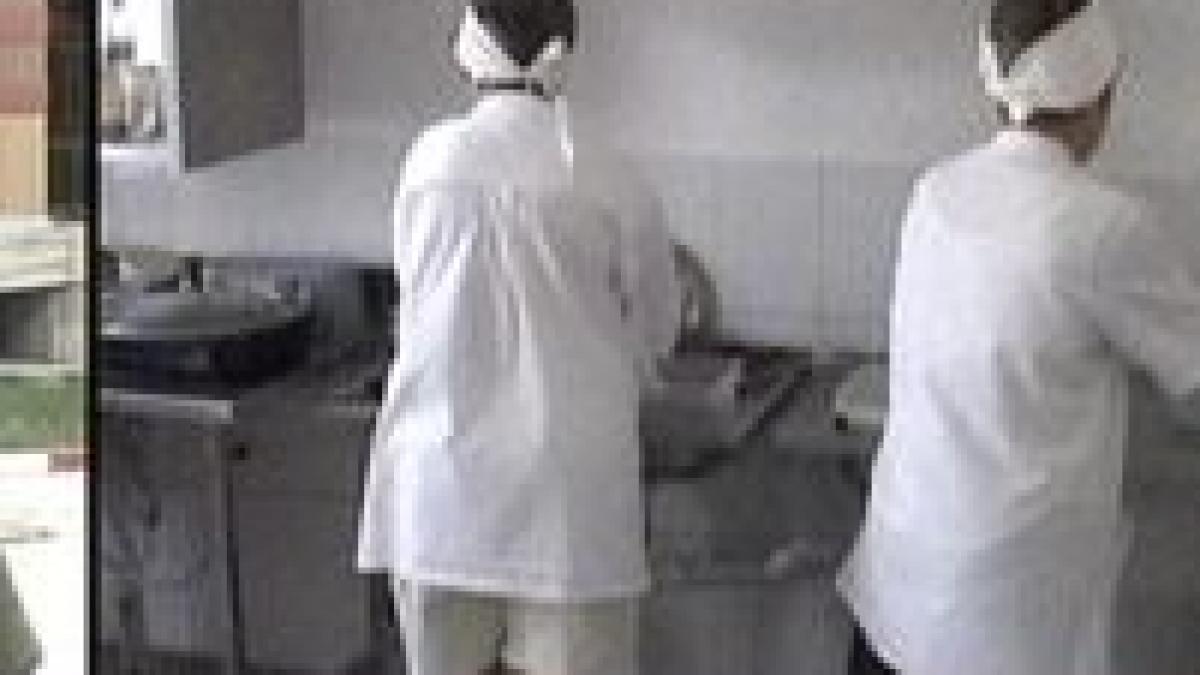 5 cazuri de botulism din conserve