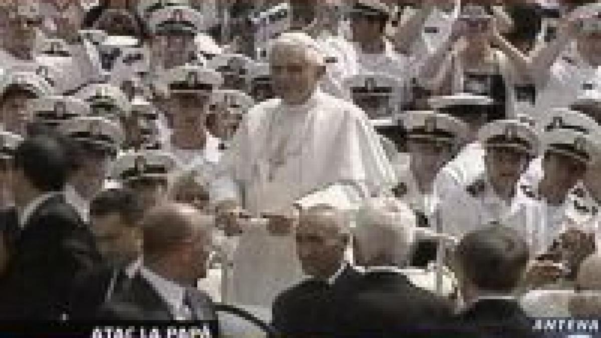 Papa a fost atacat în Piaţa San Pietro