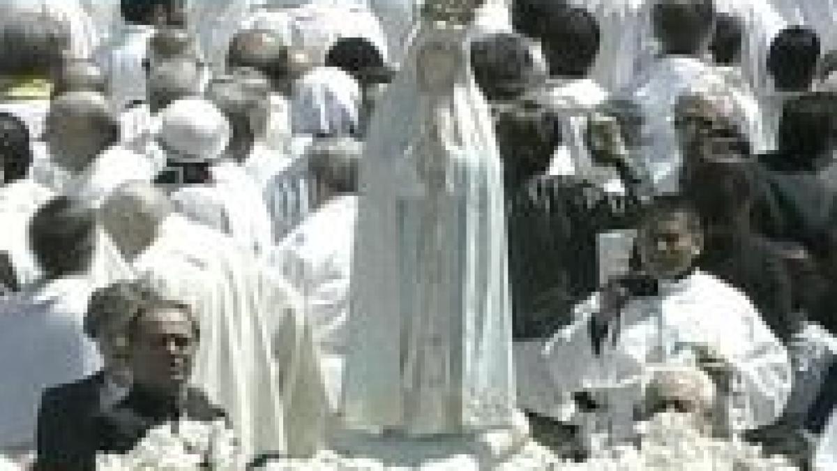 o statuie facatoare de minuni a ajuns in romania