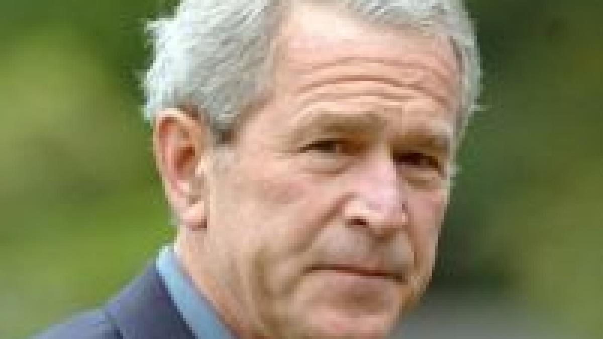 Bush a fost primit cu ovaţii în Albania