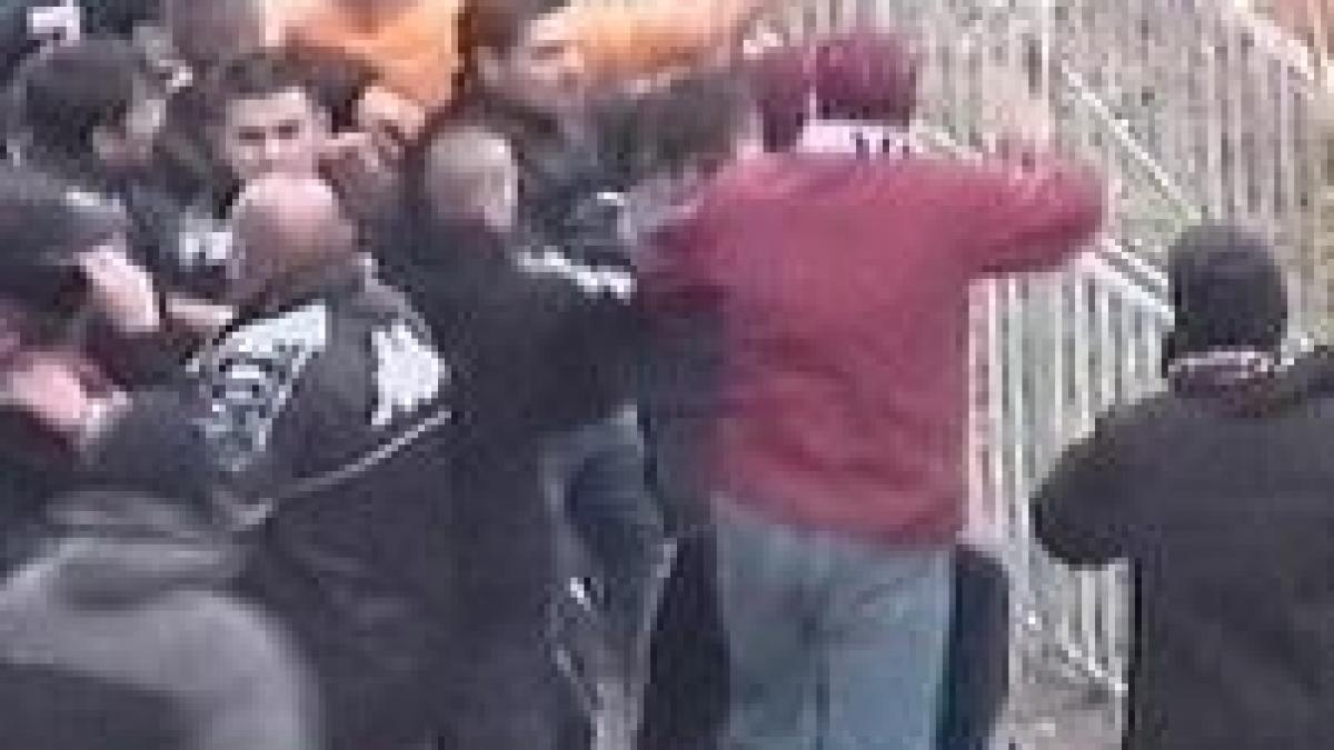 senatorii se lupta cu huliganismul de pe stadioane