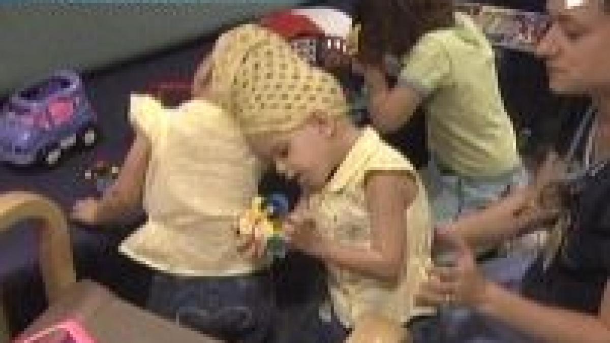 50 de medici cu ochii pe siamezele romance video