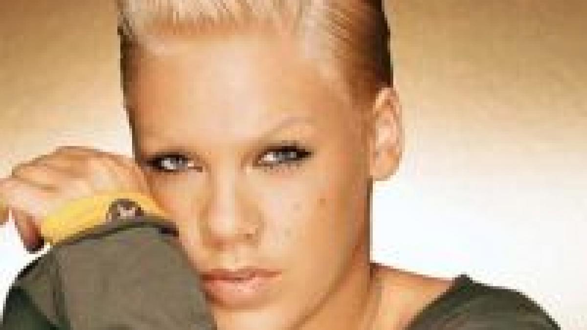 mofturile vedetelor invitate la b estival