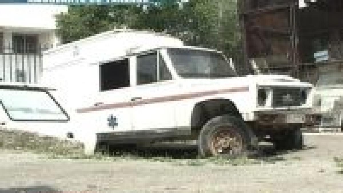 ambulanta si a scos masinile la licitatie