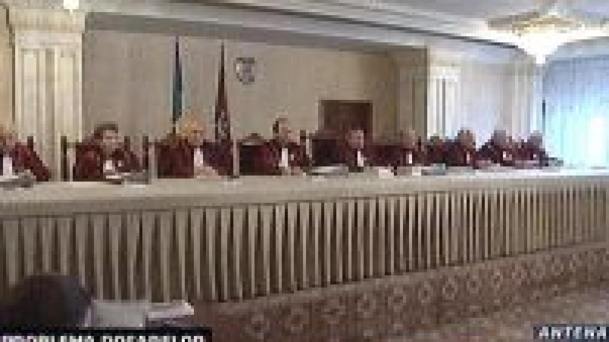 cc decide cine va cerceta dosarele revolutiei