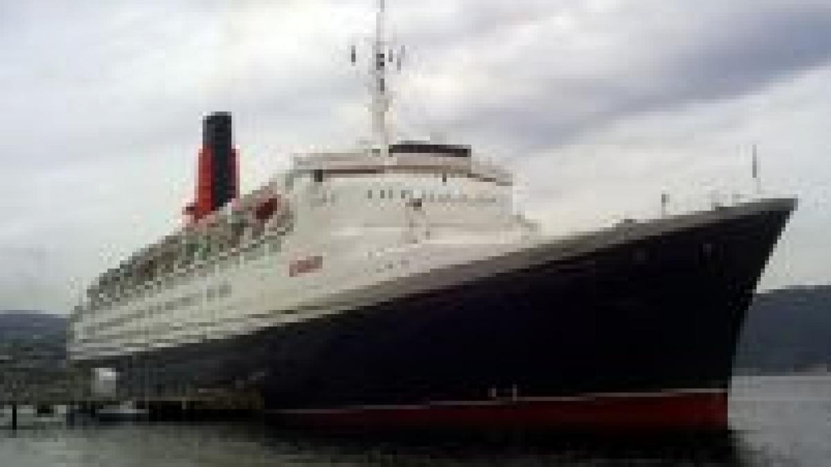 vasul gigant queen elizabeth 2 transformat in hotel plutitor