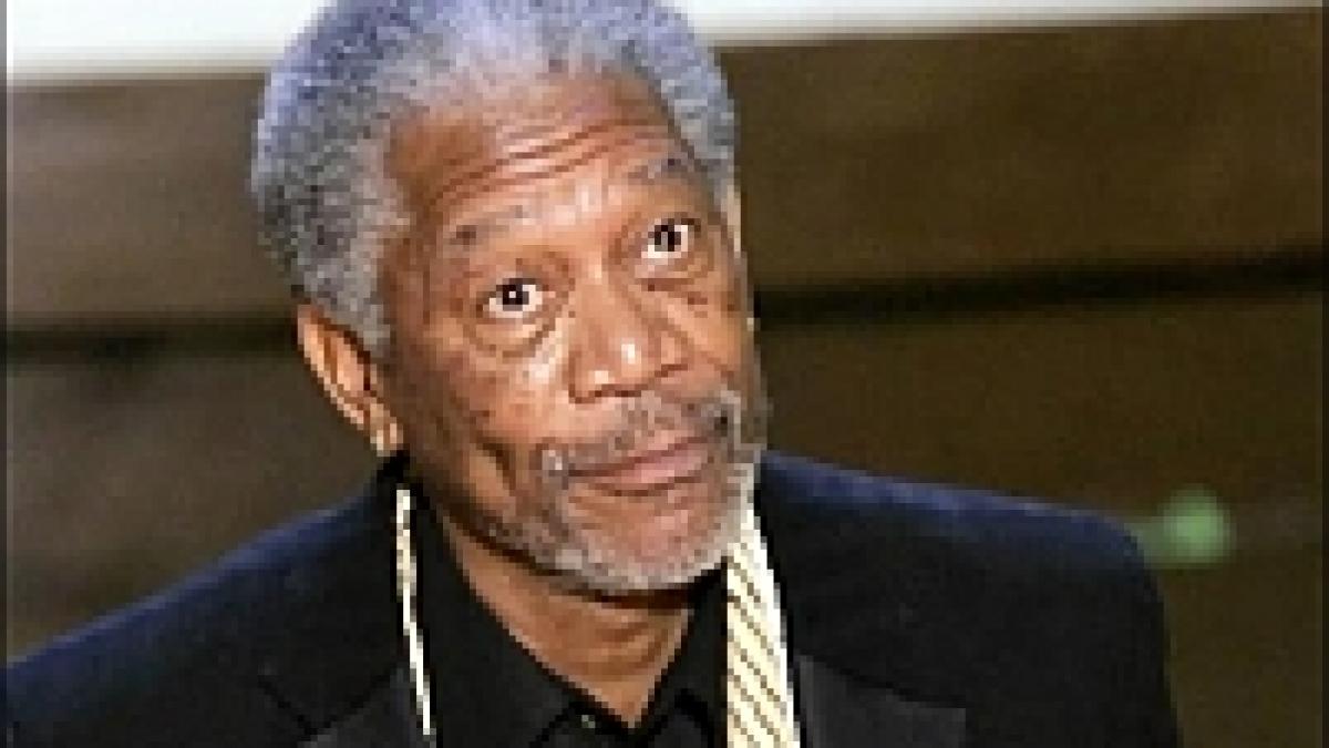 morgan freeman va juca rolul lui nelson mandela