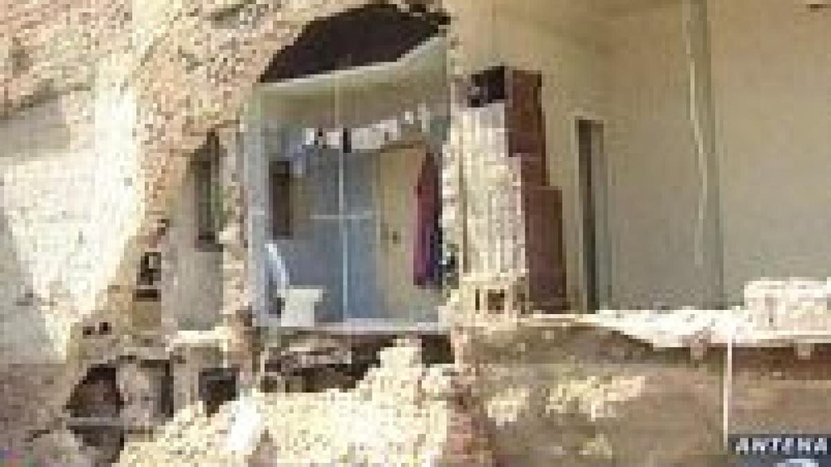 bucuresti casa daramata din greseala de un excavator video