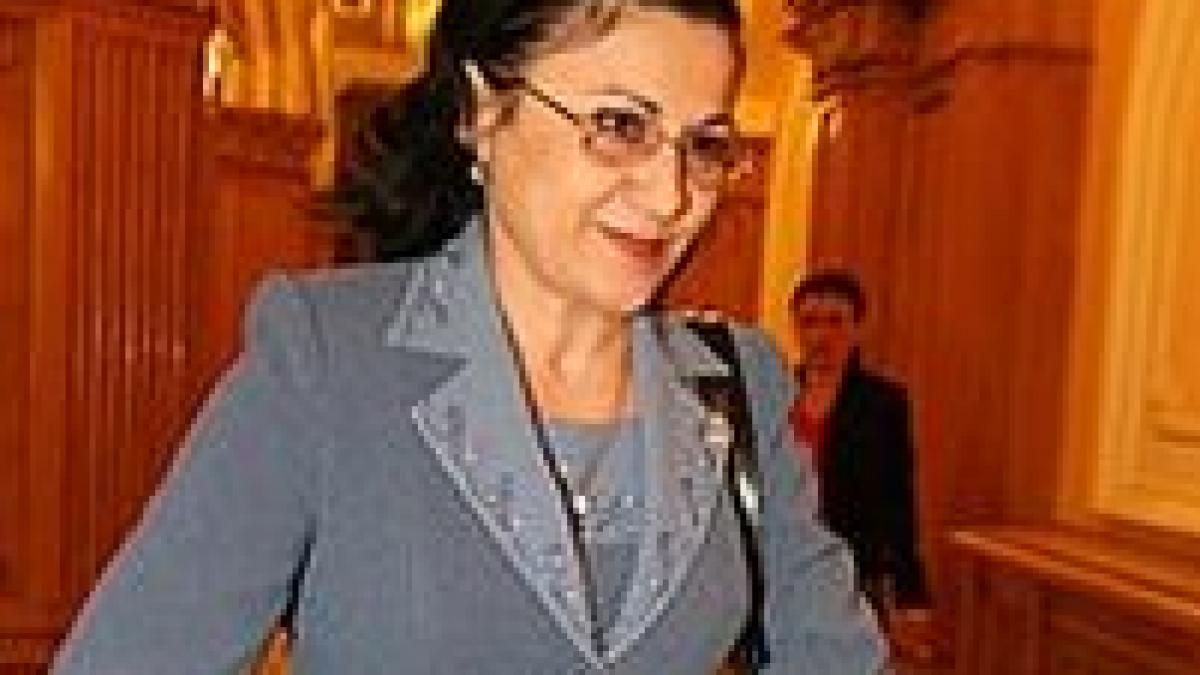 ecaterina andronescu acuza studentii ca fac jocuri politice