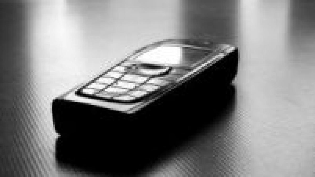 hackerii pot controla telefoanele mobile